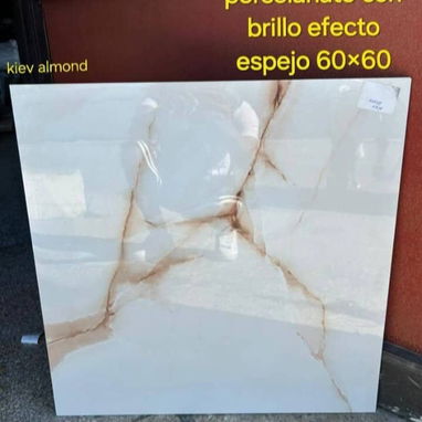 Tengo Porcelanato rectificado alta gama 20.50 usd el metro cuadrado Somos mipime damos factura Interesados pv o toca el - Img 123229160