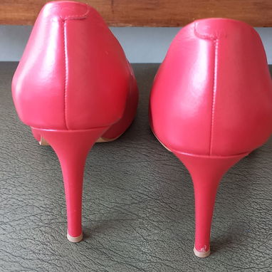 Zapatos de piel puntifinos, tacón alto, color rojo. - 3/3