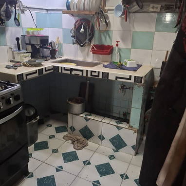 Venta de apartamento en Centro Habana                      *CARACTERÍSTICAS*  * Edificio de 2 apartamentos * Entra el ag - 4/7