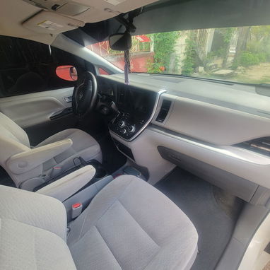 Se vende Toyota Sienna - 7/9
