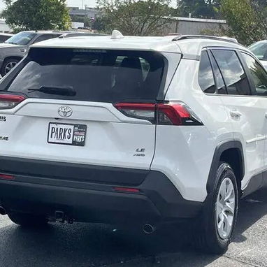 2020 Toyota RAV4 LE - 6/8