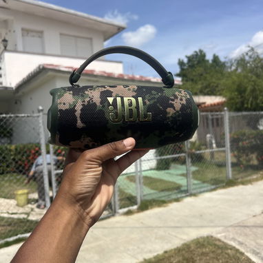 Bocina JBL charge 6 - 2/2