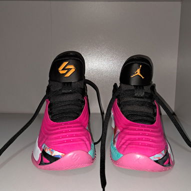 ÚLTIMAS ZAPATILLAS AIR JORDAN IMAGINARIUM DE LUKA DONCIC, LA ESTRELLA DE LA NBA Y DE LOS LAKERS, DE ESTRENO EN SU CAJA! - Img 121288063