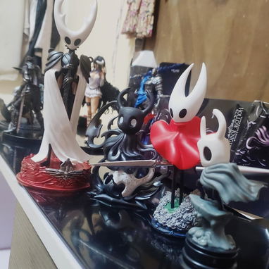 Figuras de colección de Hollow Knight - 2/7