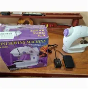 Mini maquina de coser nueva sewing Machine - Img 45730342