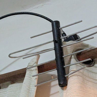 Televisor, cajita y antena - 3/3