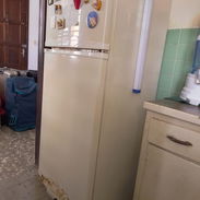 Vendo refrigerador haier de uso funcionando al 💯, la juntas ok, el bombillo ok, hace sus paradas y descanso ok, nunca s - Img 57787093