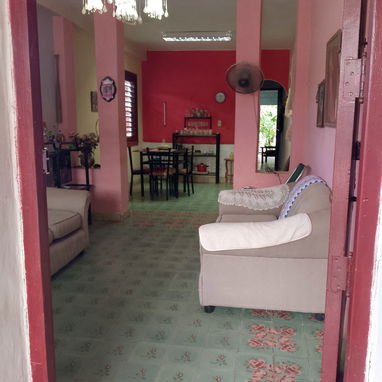 Se vende casa amplia - Img 120940988