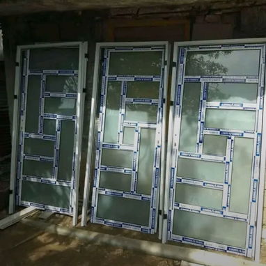 Todo lo k necesitas en aluminio y cristal para su hogar o negocio cualquier información escribir al wasa 59234264 - Img 118635076