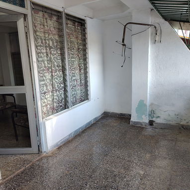 Alquilo apto grande, primer piso, un cuarto, agua caliente, wifi, edificio con elevador - Img 119473538
