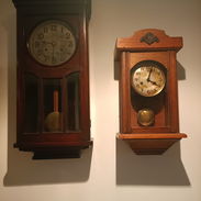 Dos relojes de pendulo - Img 57874633