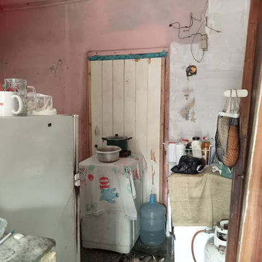 Vendo casita en el reparto Marti pegado al Casino - 7/10