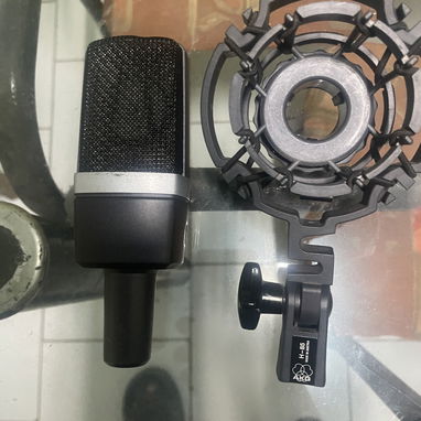 Audífonos senheiser HD 650, interfaz Steinberg ,micrófono condensador akgc214 - Img 121395321