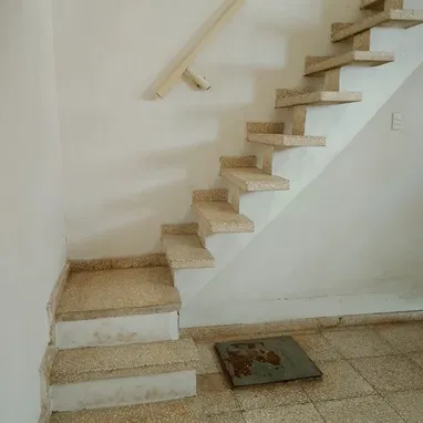 🏡 OFERTA ESPECIAL: VENTA DE CASA CON 3 HABITACIONES EN BAJOS, LA HABANA VIEJA: DOCUMENTOS AL DÍA, LISTA PARA LLEGAR Y H - 6/10