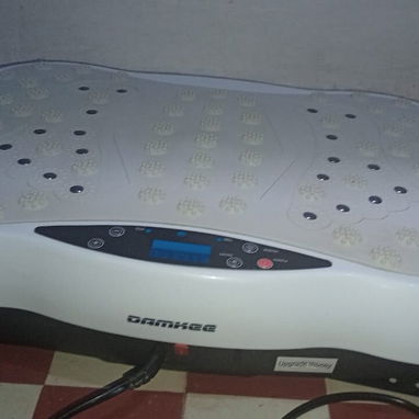 🏋️‍♀️ PLATAFORMA VIBRATORIA PARA EJERCICIOS – MODELO 550  ¡Entrena y cuida tu cuerpo desde casa! 💪  ✅ Plataforma vibra - 4/4