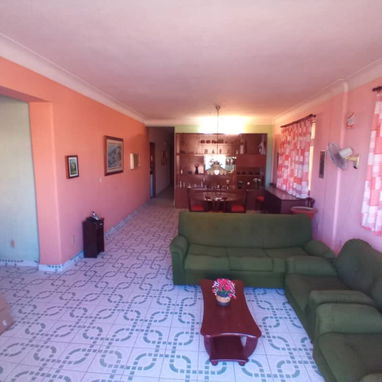 Se vende apto en calle Linea. Amplio, bonito y en buen estado - Img 105818127