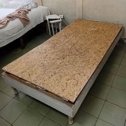 SE VENDE CAMA POCO MAS GRANDE QUE PERSONAL - Img 54353883