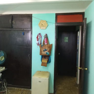 #29- Se Vende apartamento🏡en Alamar Zona 24 5to piso con sala-comedor, cocina, baño,2 cuartos con closet, patio con lav - Img 119648863