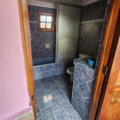 🏡*141*🌴 ¡CASA EN VENTA EN PLAYA! 🌊☀️  *📍 Santa Fe, Playa – La Habana, Cuba 🇨🇺*  🏖️*¡A solo cuadras de la playa!* - 8/9