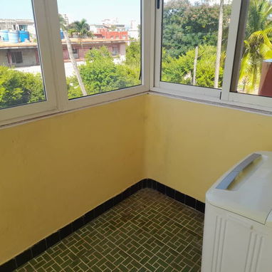 350 USD.RENTO LINEAL APARTAMENTO EN 2do.PISO EN EL VEDADO ZONA CENTRICA A UNA CUADRA DEL HOTEL TORRE K 52501177 - Img 119951287