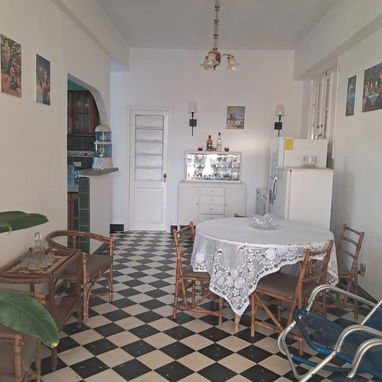 Acogedor apartamento ubicado a una cuadra del parque John Lennon. Ideal para largas estancias de estudiantes y familias. - Img 117936997