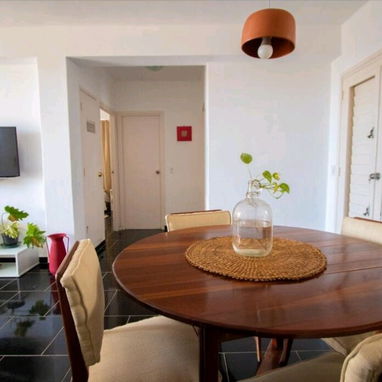 Alquiler en vedado en apartamento de lujo de 2 cuartos - 3/6