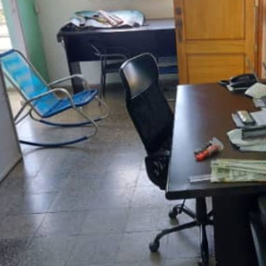Apartamento en residencial Casino Dptivo, todo renovado ampliado y bueno, enrrejado con cristales, EURO ME AJUSTO - Img 118244423