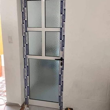 Marqueteria de aluminio y cristal - Img 121925407