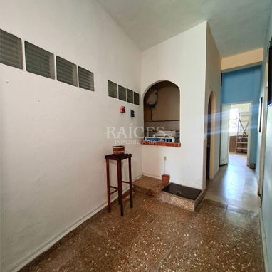 Apartamento con Garaje en Alturas de La Víbora de construcción capitalista- $22 000 USD - 3/8