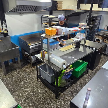 Vendo Cafetería funcionando con todo dentro - 4/10