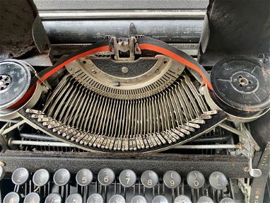 Maquina de escribir Underwood - Img 64744603