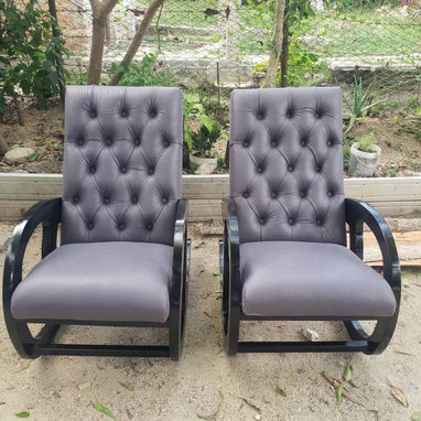 Sillones de madera tapizados y capitaneados - Img 120987975