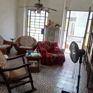 Gangaaaaaa se vende casa colonia antigua de 5 cuartos 2 baños a 200m del Capitolio de la habana - Img 55565867