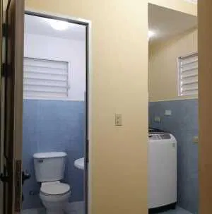 GRAN OFERTA Casa en Playa semi independiente, 2 plantas, 3/4, 2 1/2 baños óptimas condiciones constructivas y todo nuevo - Img 98284456