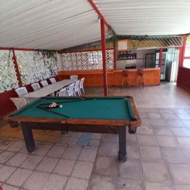 🏠 Casa Con Piscina En Guanabo de 6 habitaciones. 💡 Paneles Solares instalados. 👥Capacidad para 18 personas - Img 117533795