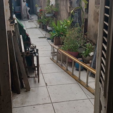 Se vende o se negocea por carro Casa colonial en la vivora detrás del cupet de 10 de octubre y acosta - 5/10