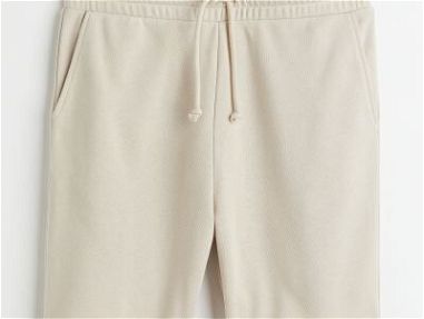 Shorts H&M de felpa y naylon - Img 67087002
