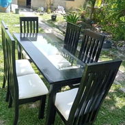 Juego de Comedor de Madera (Mesa + 6 Sillas). - Img 57996191