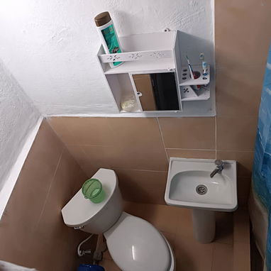 VENDO UNA CASA EN LA HABANA VIEJA - 2/5