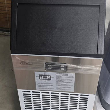 🧊 *Máquina de hacer hielo Royal* Capacidad de producción: 50 kg 670 USD - Img 123866600
