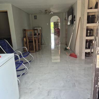 VENDO CASA DE CONSTRUCCIÓN COLONIAL RECIÉN REPARADA Y REMODELADA EN EL REPARTO PARAJON BOYEROS..CERCA DE LA CASA DE LOS - 5/8