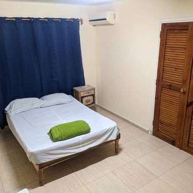 Venta de Apto de 2 cuartos Vedado $35000 - Img 122185515