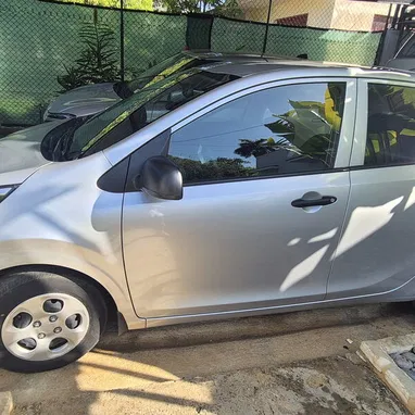 Vendo KIA PICANTO modelo 2023 del año 2024 papeles listos - 2/3