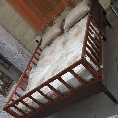 Vendo cama ¾ con barandas, colchon y almohadas - Img 122105211