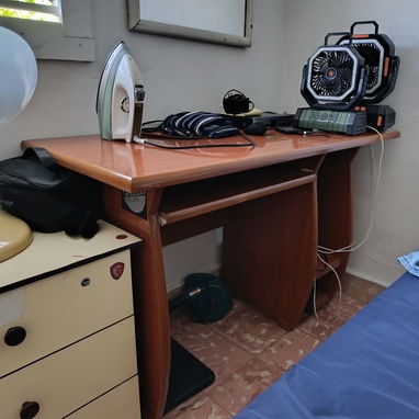 Vendo mesa de PC de las de buena calidad - Img 127598573