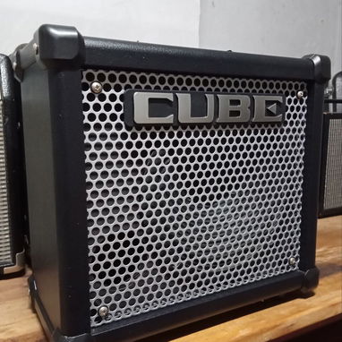 Amplificador de Guitarra Roland CUBE-10GX LIKE NEW! - Img 124705584