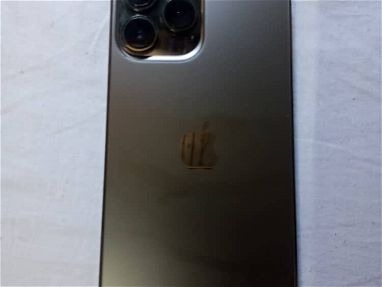 iPhone 13 pro max prácticamente nuevo con accesorios y garantía Centro Habana - Img main-image