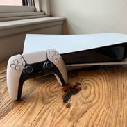 PlayStation 5 (Versión Disco) USADO EN EXCELENTES CONDICIONES DOS MANDOS Opcion de Pirateria - Img 51951845