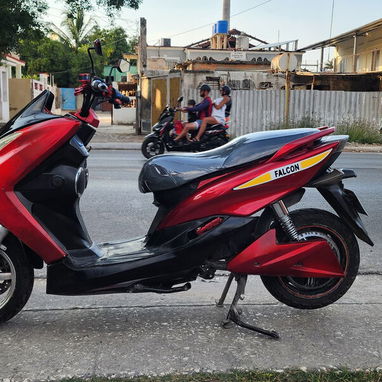 Vendo moto electrica ukico y ava falcon - Img 120215673