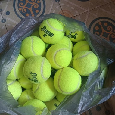 Raquetas y pelotas de tenis leer dentro - Img 126316169